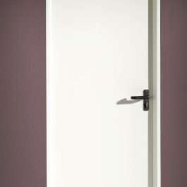 Puerta ensamblada blanca